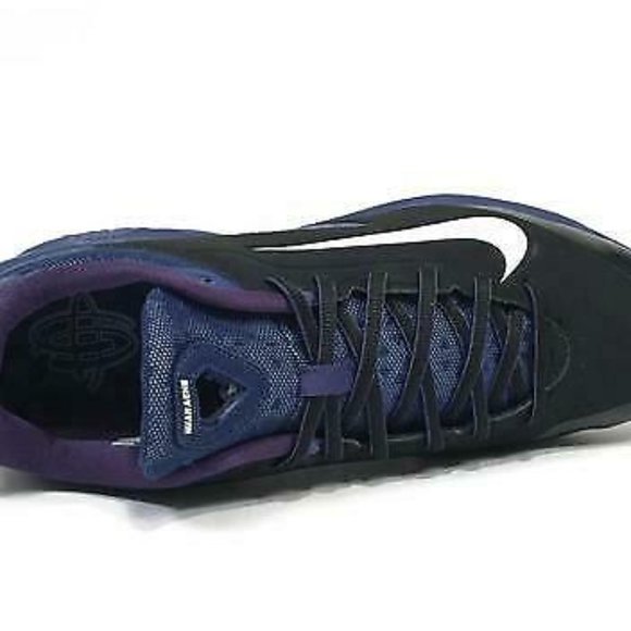 Athletic_Shoes